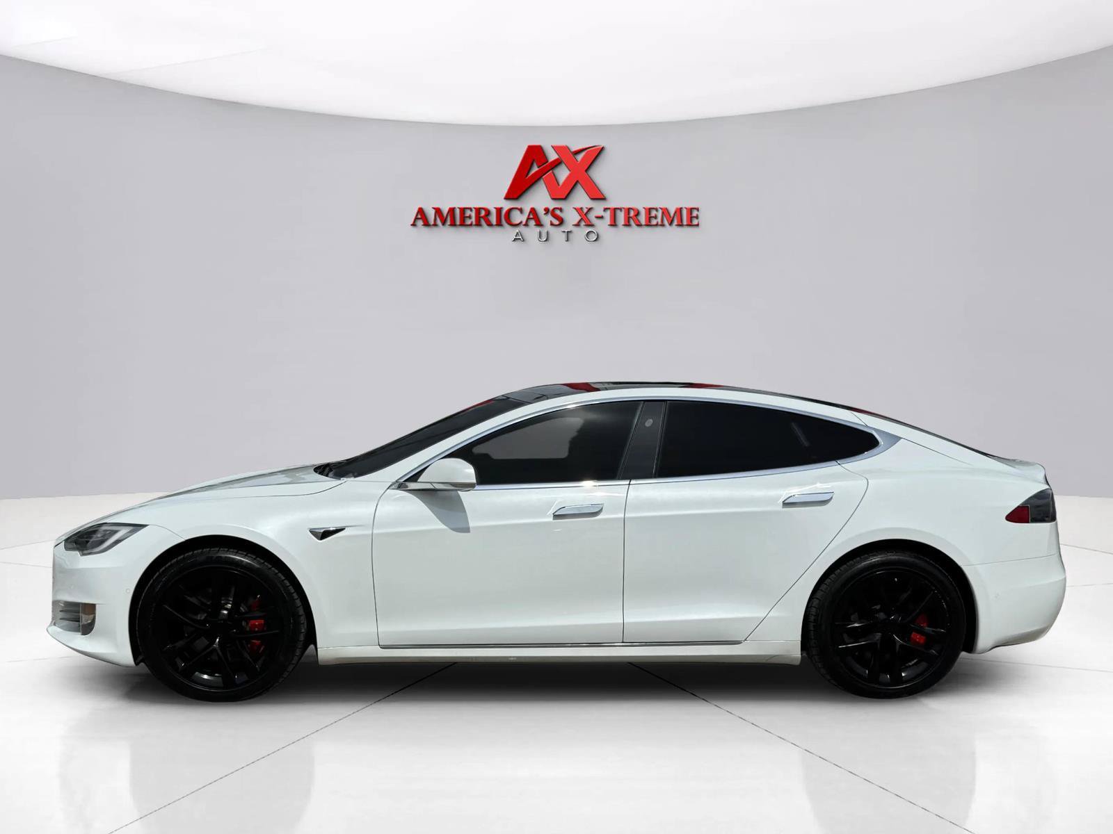 Used 2021 Tesla Model S Performance AWD/4WD image 2