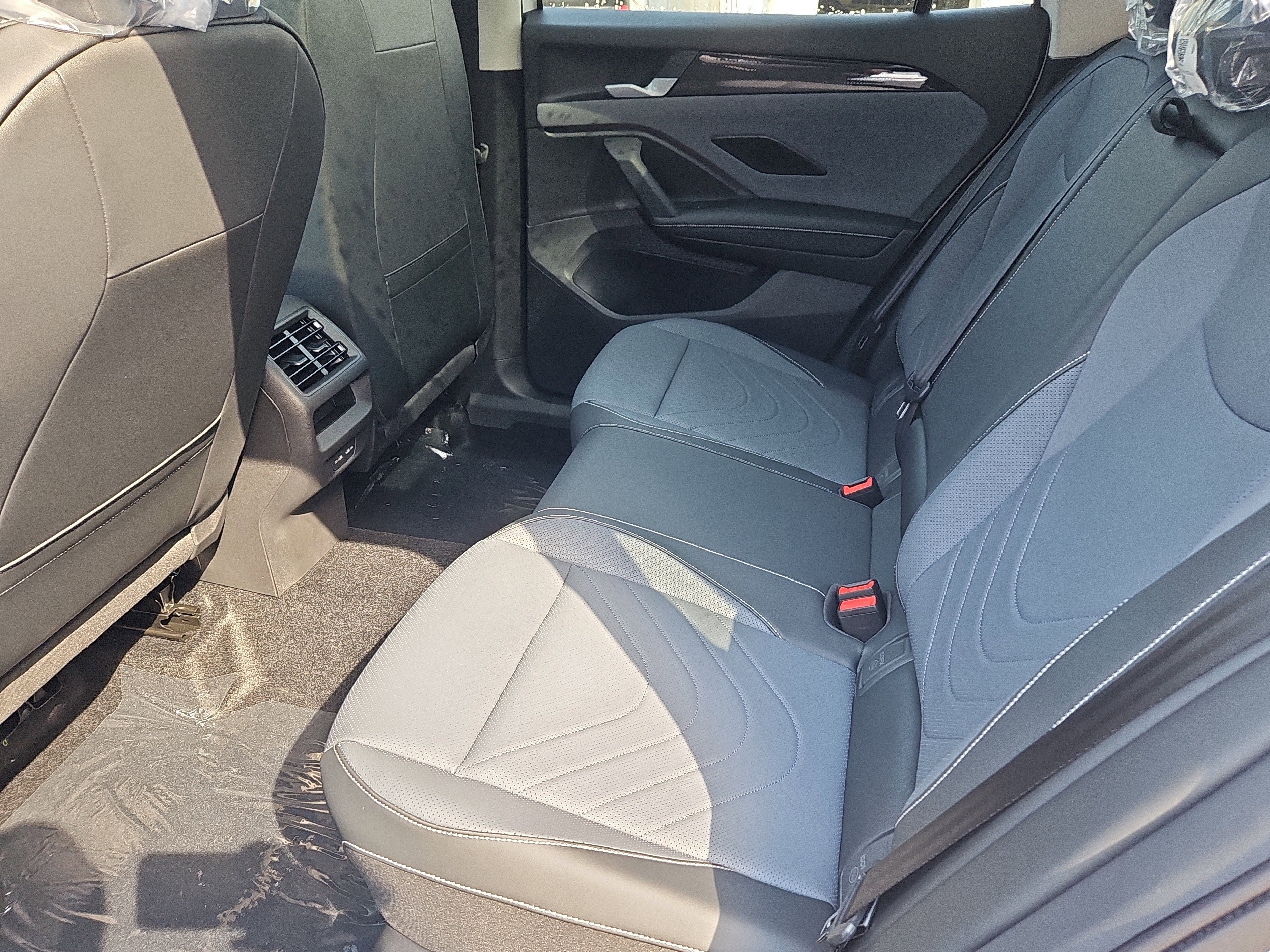 New 2026 Volkswagen Tiguan SE image 18