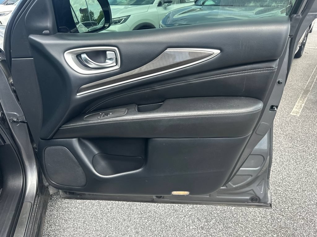 Used 2020 INFINITI QX60 Luxe w/ Essential Package FWD image 12