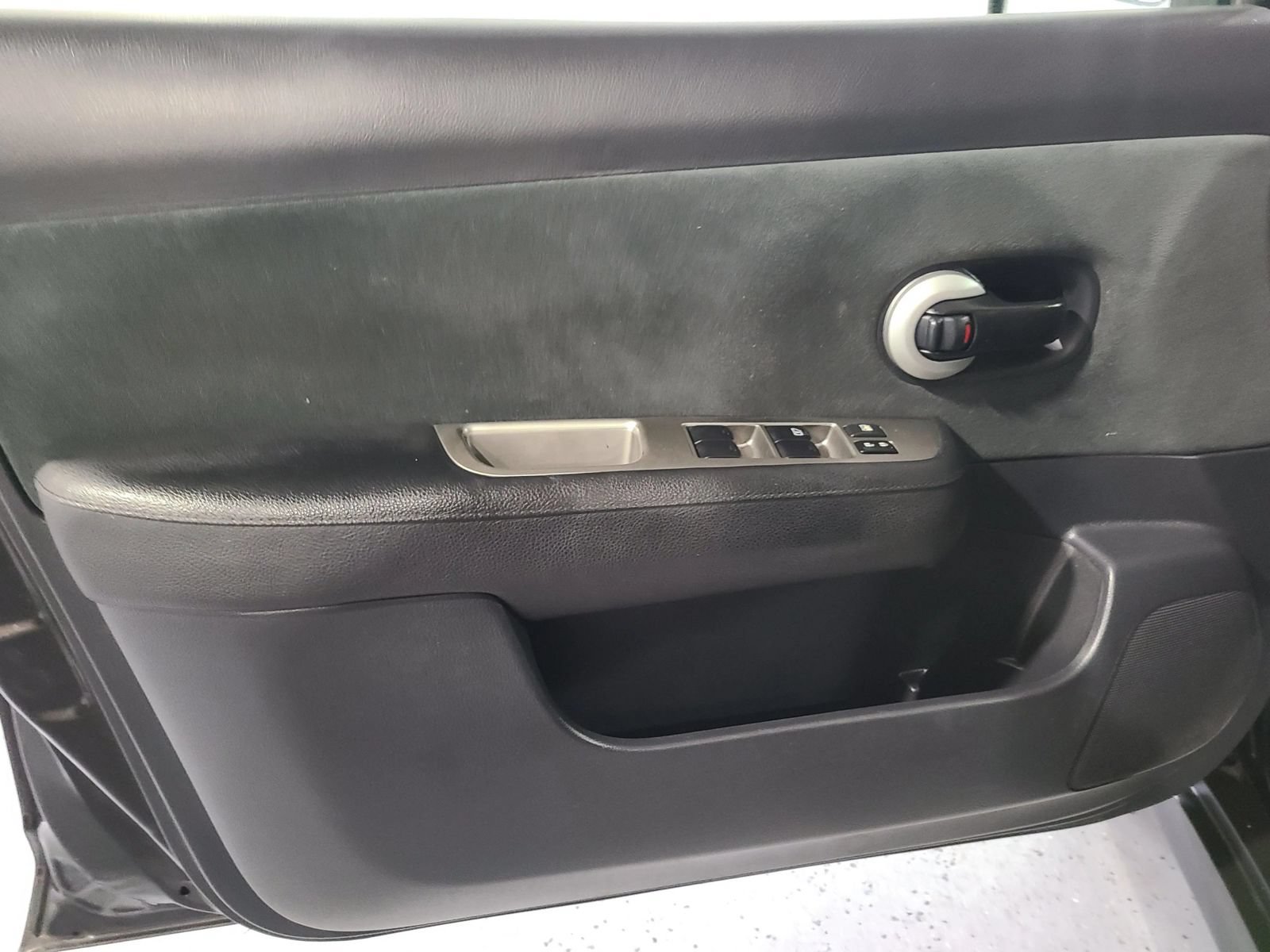 Used 2012 Nissan Versa 1.8 S w/ Plus Pkg FWD image 16