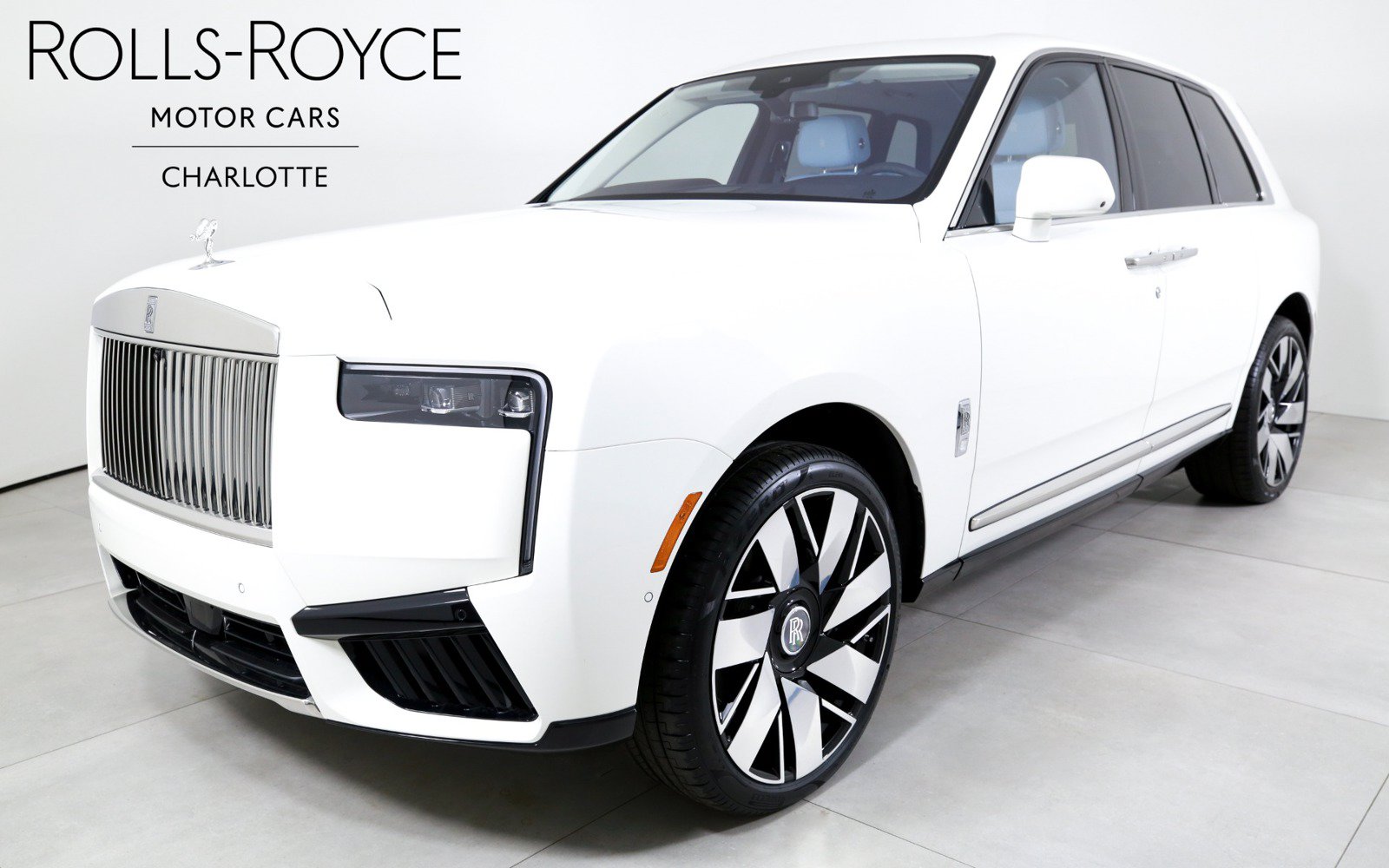 New 2026 Rolls-Royce Cullinan AWD/4WD image 1