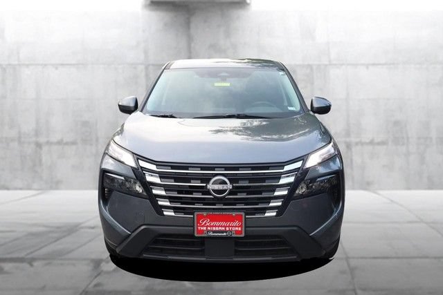Certified 2025 Nissan Rogue SV FWD image 4
