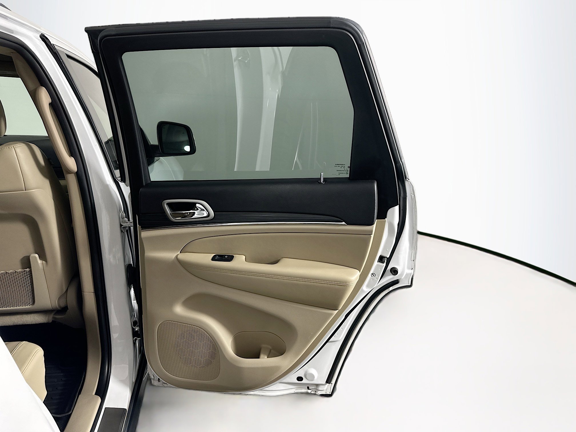 Used 2020 Jeep Grand Cherokee Limited w/ Premium Lighting Group image 32