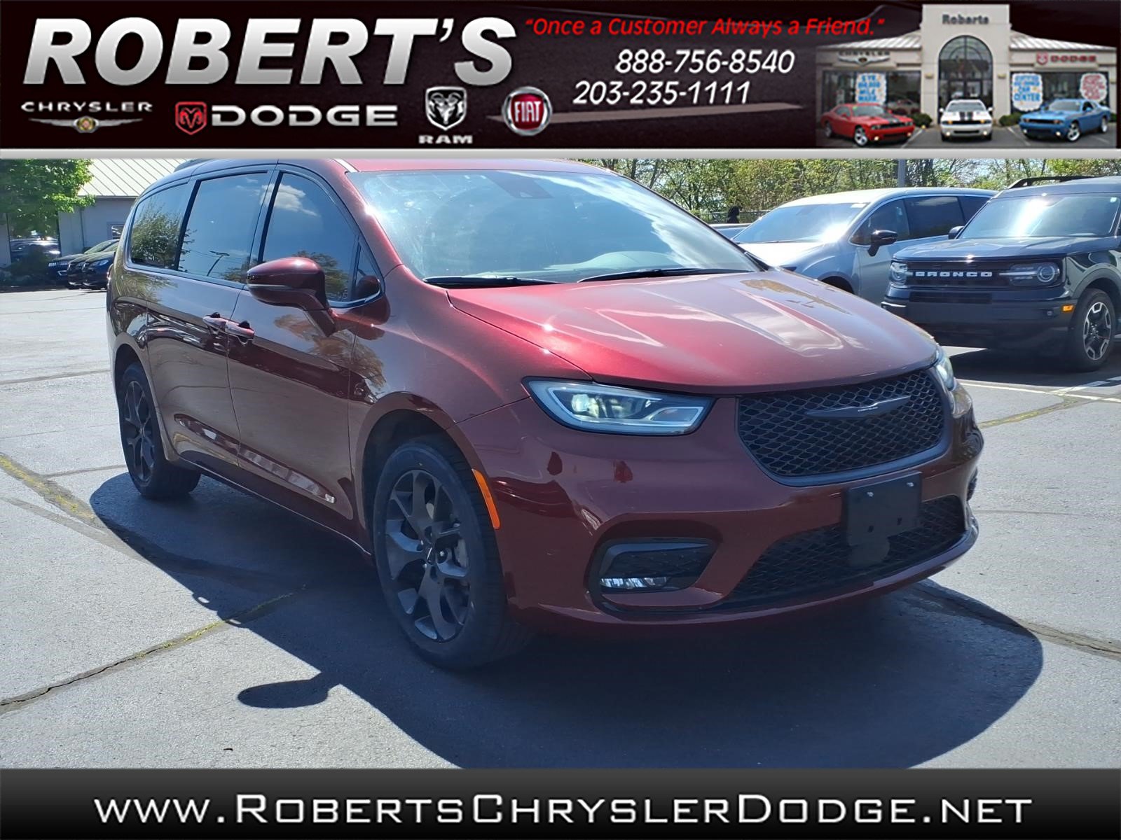Certified 2022 Chrysler Pacifica Touring-L w/ S Appearance Package AWD/4WD image 1
