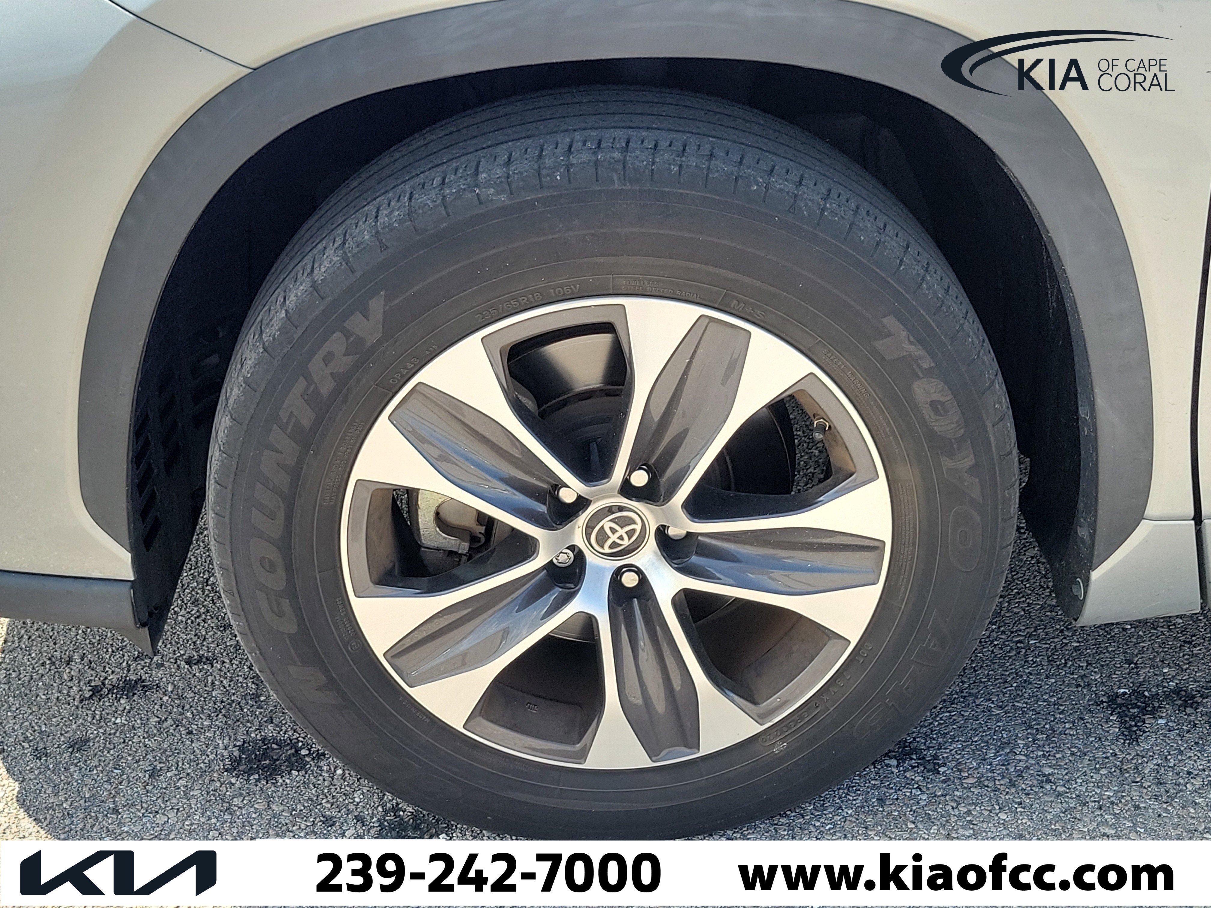 Used 2022 Toyota Highlander XLE FWD image 7