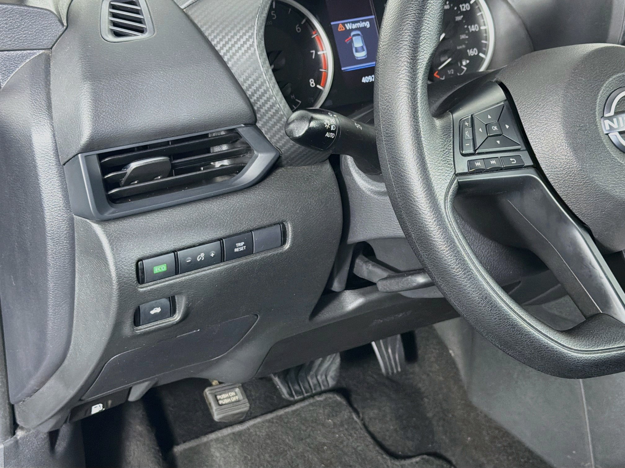 Used 2025 Nissan Sentra S FWD image 17