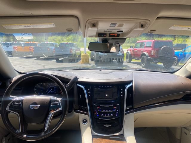Used 2017 Cadillac Escalade Luxury AWD/4WD image 20