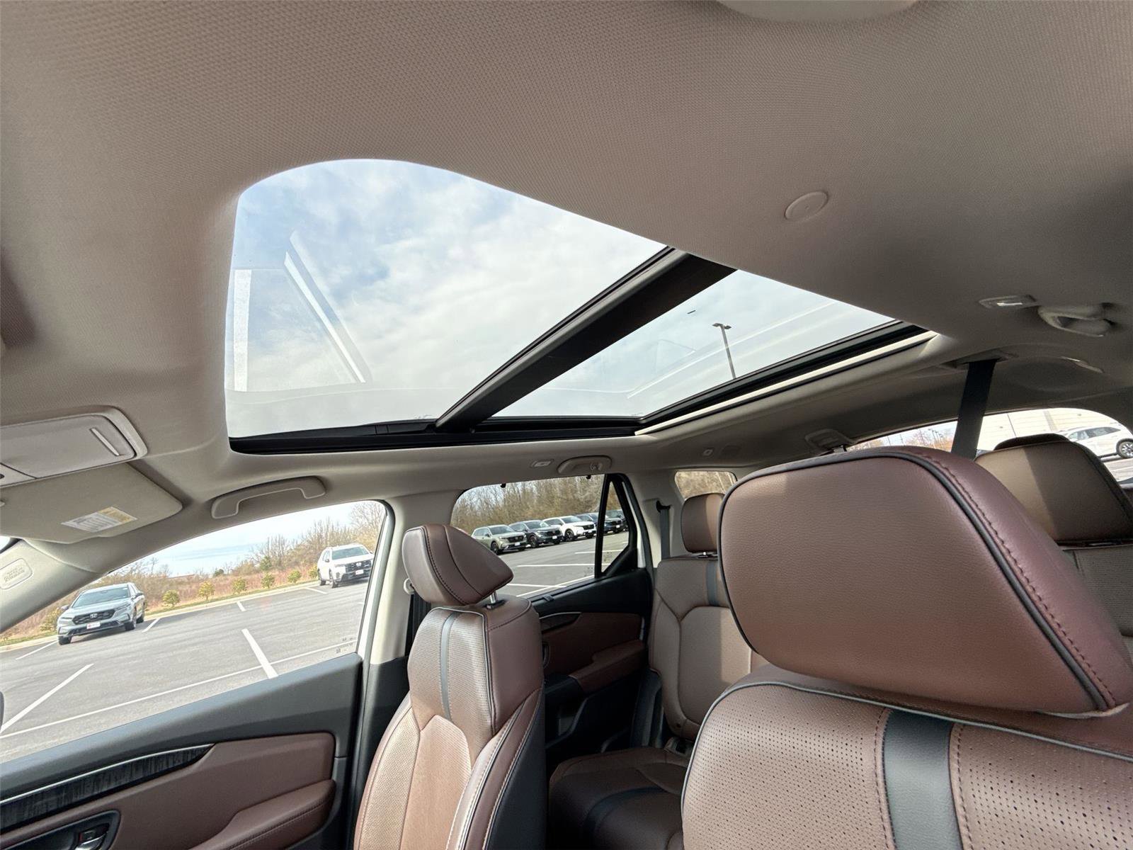 Used 2024 Honda Pilot Elite image 15