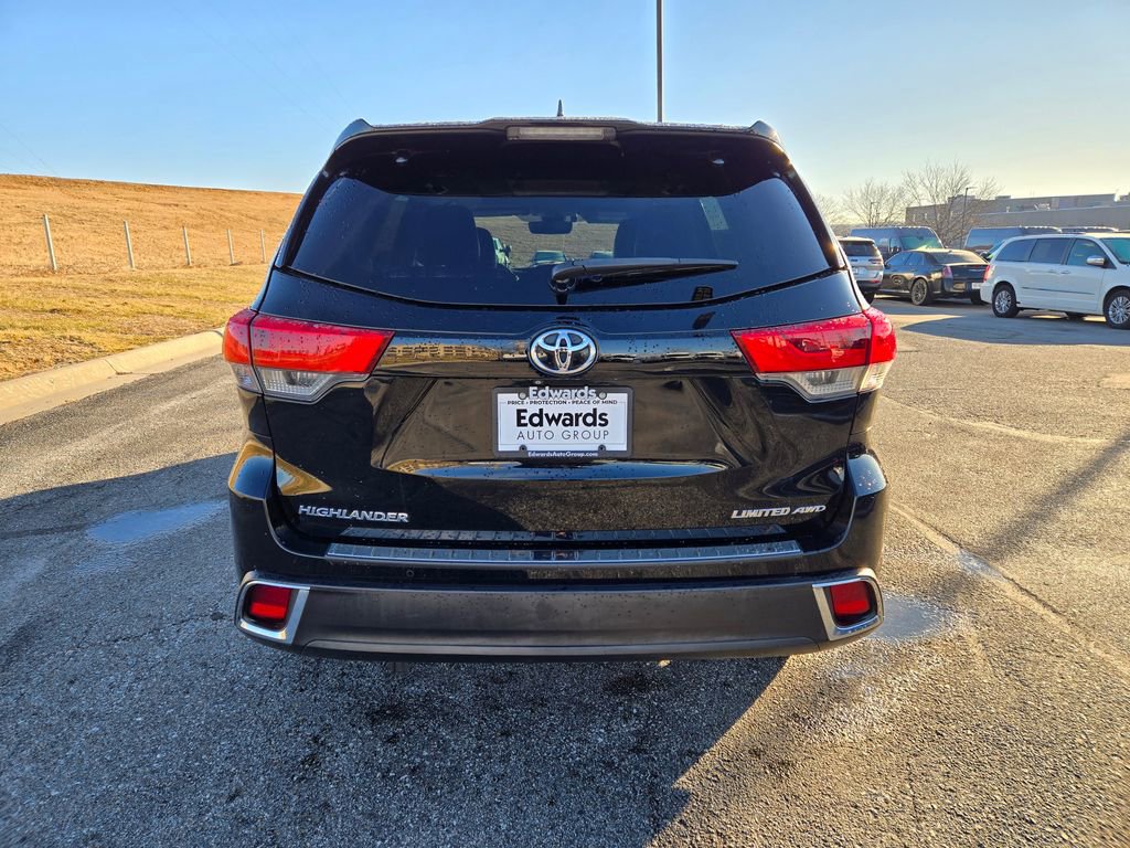 Used 2019 Toyota Highlander Limited Platinum image 5