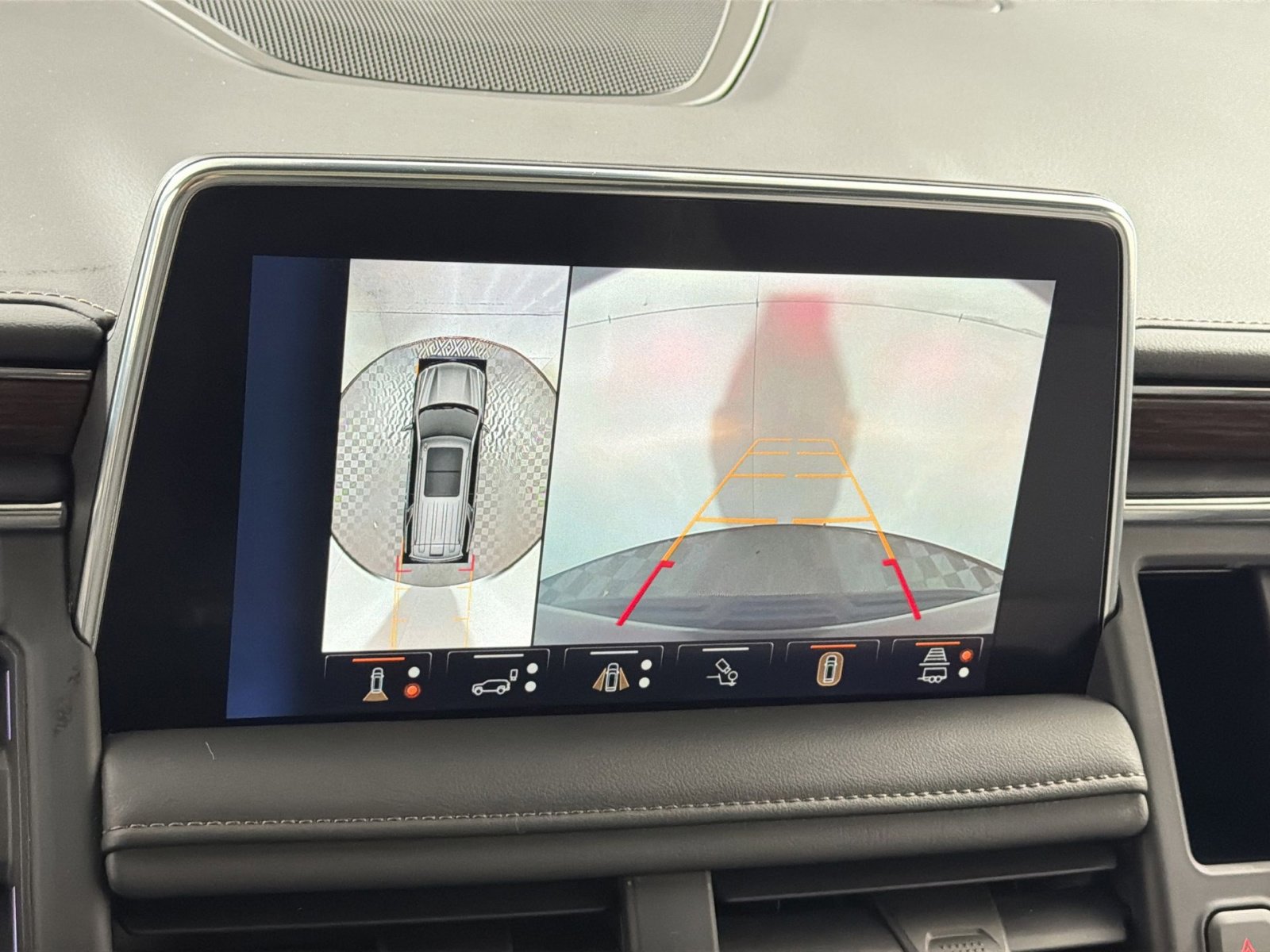 Used 2023 Chevrolet Suburban High Country w/ Advanced Technology Package image 19