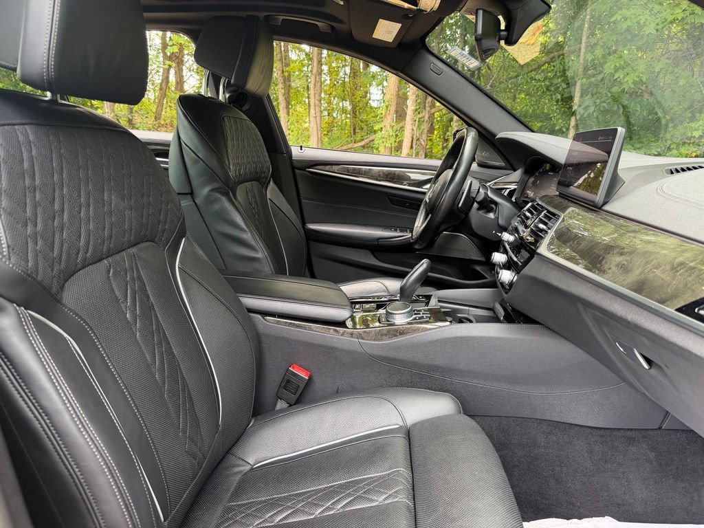 Used 2022 BMW M550i xDrive AWD/4WD image 15