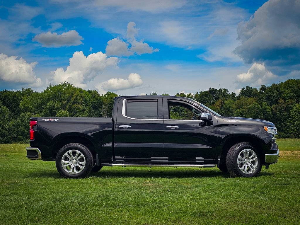 Used 2023 Chevrolet Silverado 1500 LTZ w/ LTZ Premium Package AWD/4WD image 3