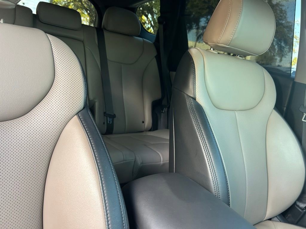 Used 2023 Hyundai Santa Fe SEL Premium image 38