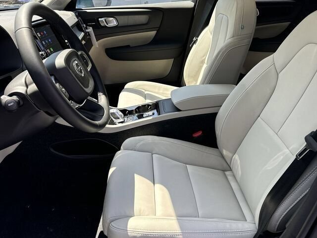 New 2024 Volvo XC40 B5 Plus w/ Protection Package Premier AWD/4WD image 19