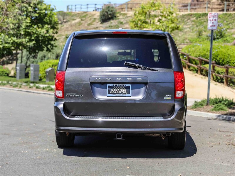 Used 2018 Dodge Grand Caravan SXT FWD image 4