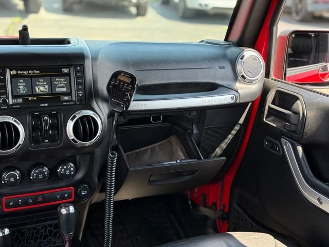 Used 2016 Jeep Wrangler Unlimited Rubicon AWD/4WD image 25