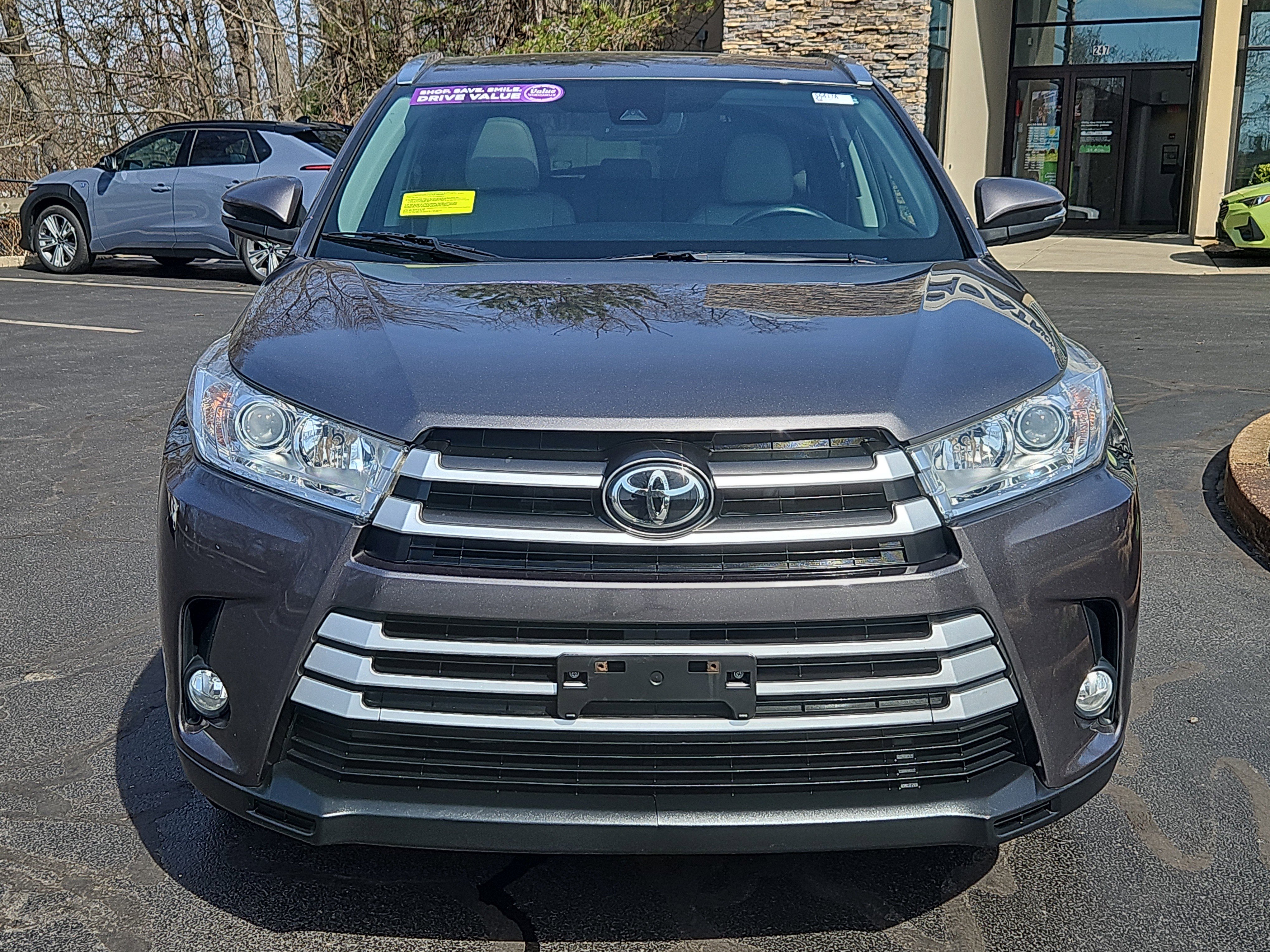 Used 2017 Toyota Highlander XLE w/ Carpet Mat Package image 22