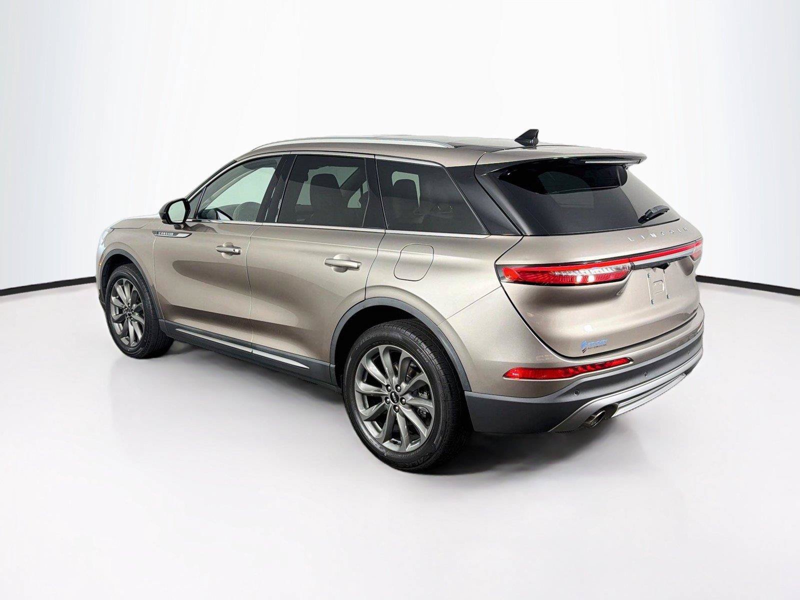 Used 2021 Lincoln Corsair AWD w/ Premium Package image 9