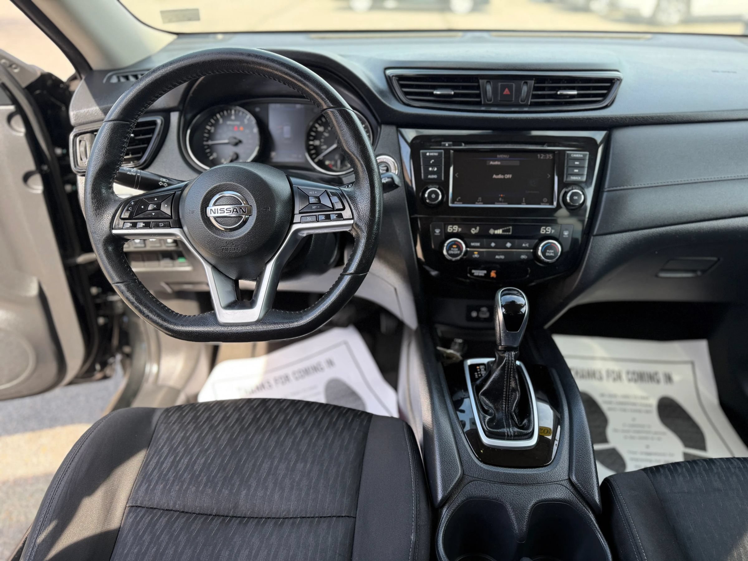 Used 2020 Nissan Rogue SV FWD image 17