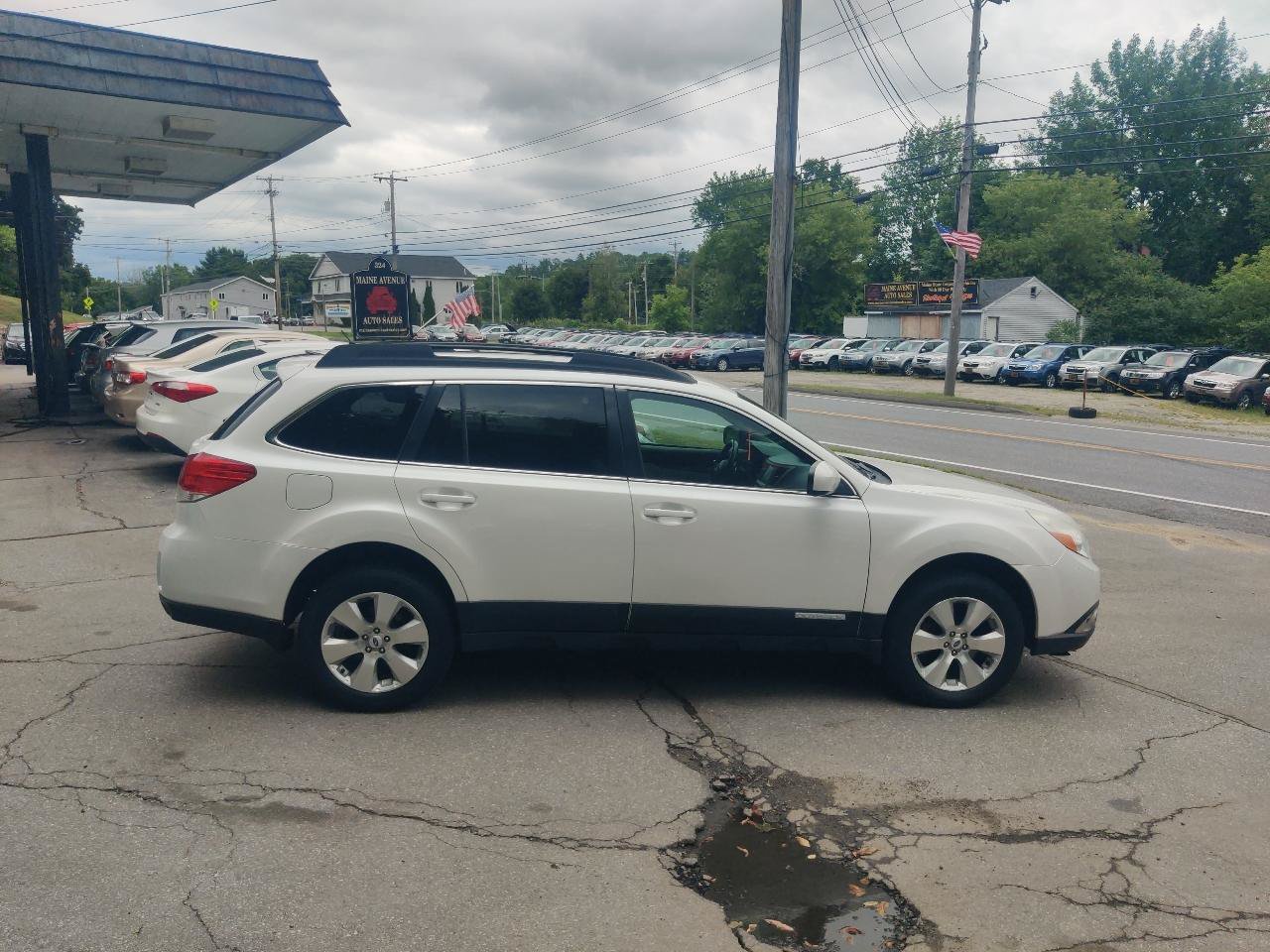 Used 2012 Subaru Outback 3.6R Limited AWD/4WD image 7