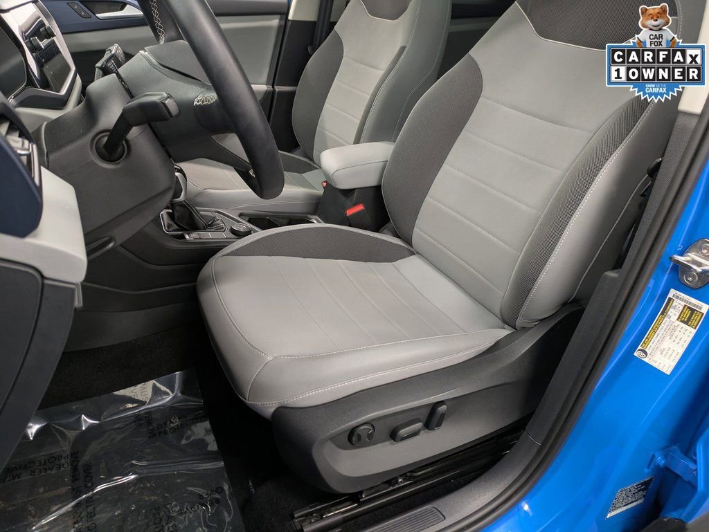 Used 2023 Volkswagen Taos SE w/ Panoramic Sunroof Package image 12