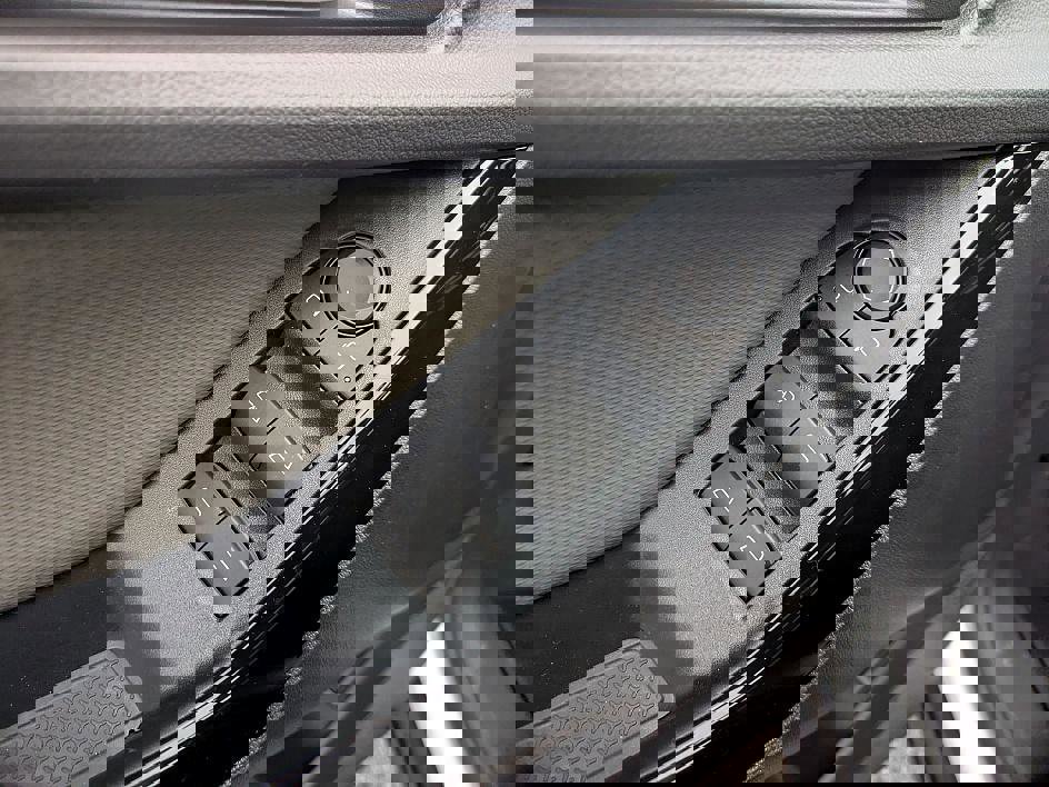 New 2026 Chevrolet Equinox LT w/ Convenience Package II image 14