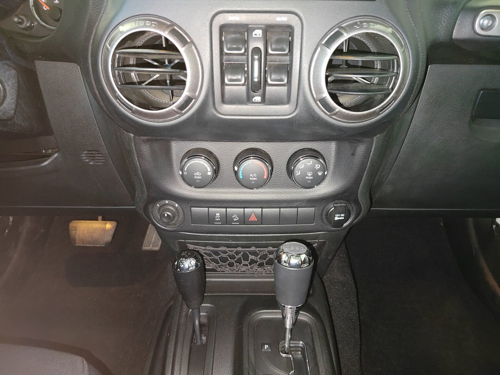 Used 2018 Jeep Wrangler Unlimited Sport S image 21