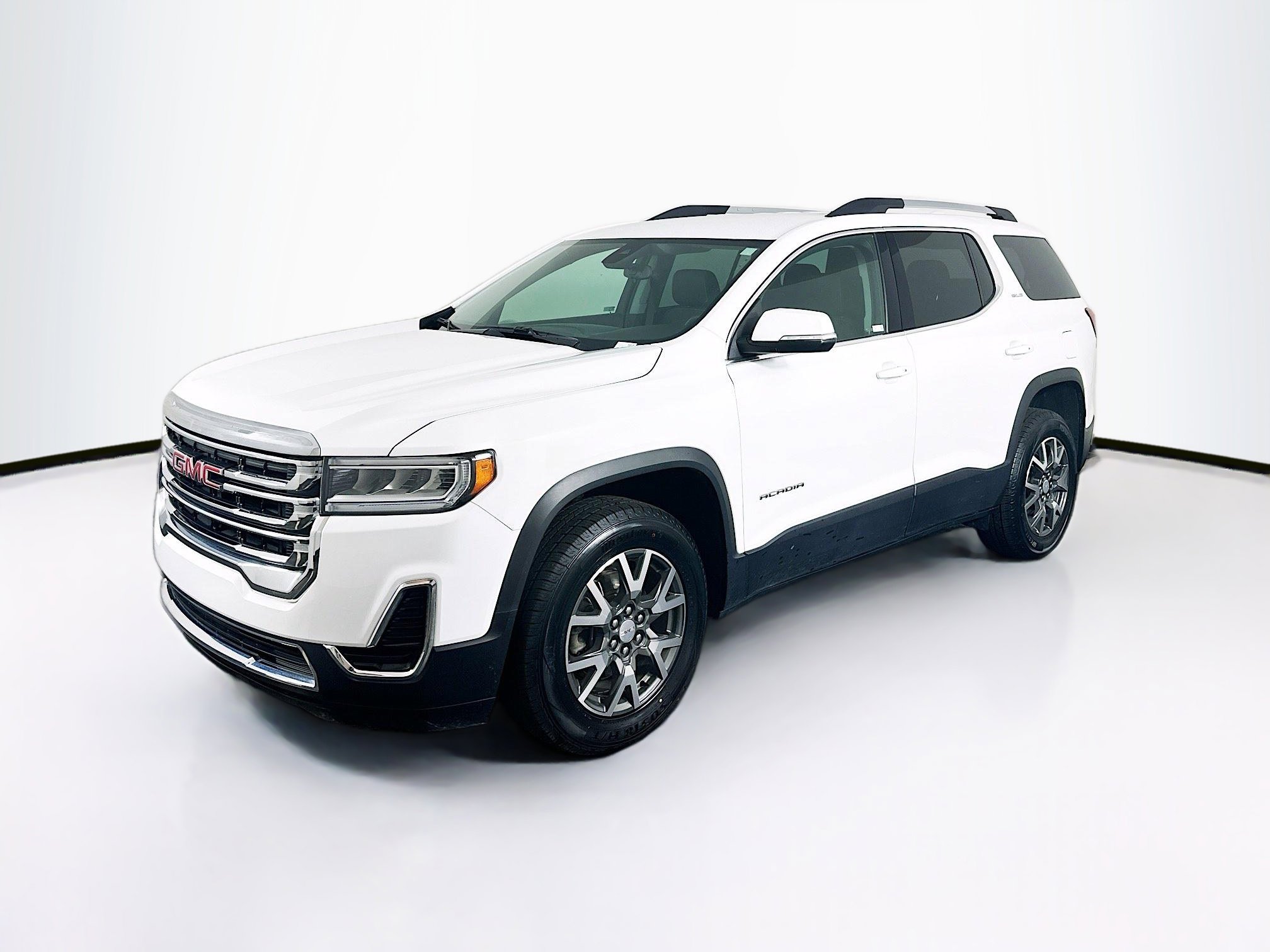 Used 2023 GMC Acadia SLE w/ Driver Convenience Package image 3