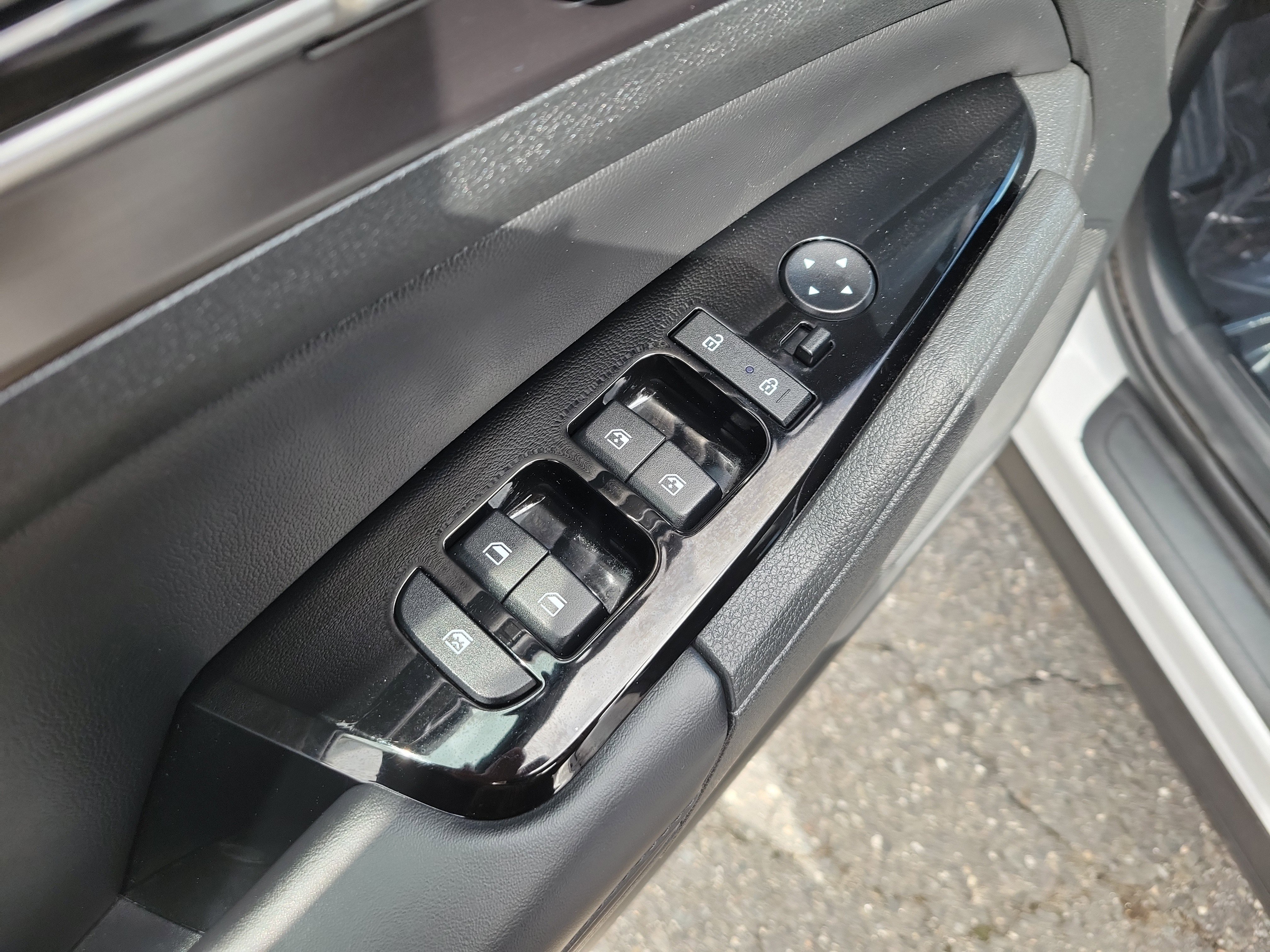 Used 2023 Kia Sportage EX AWD/4WD image 20