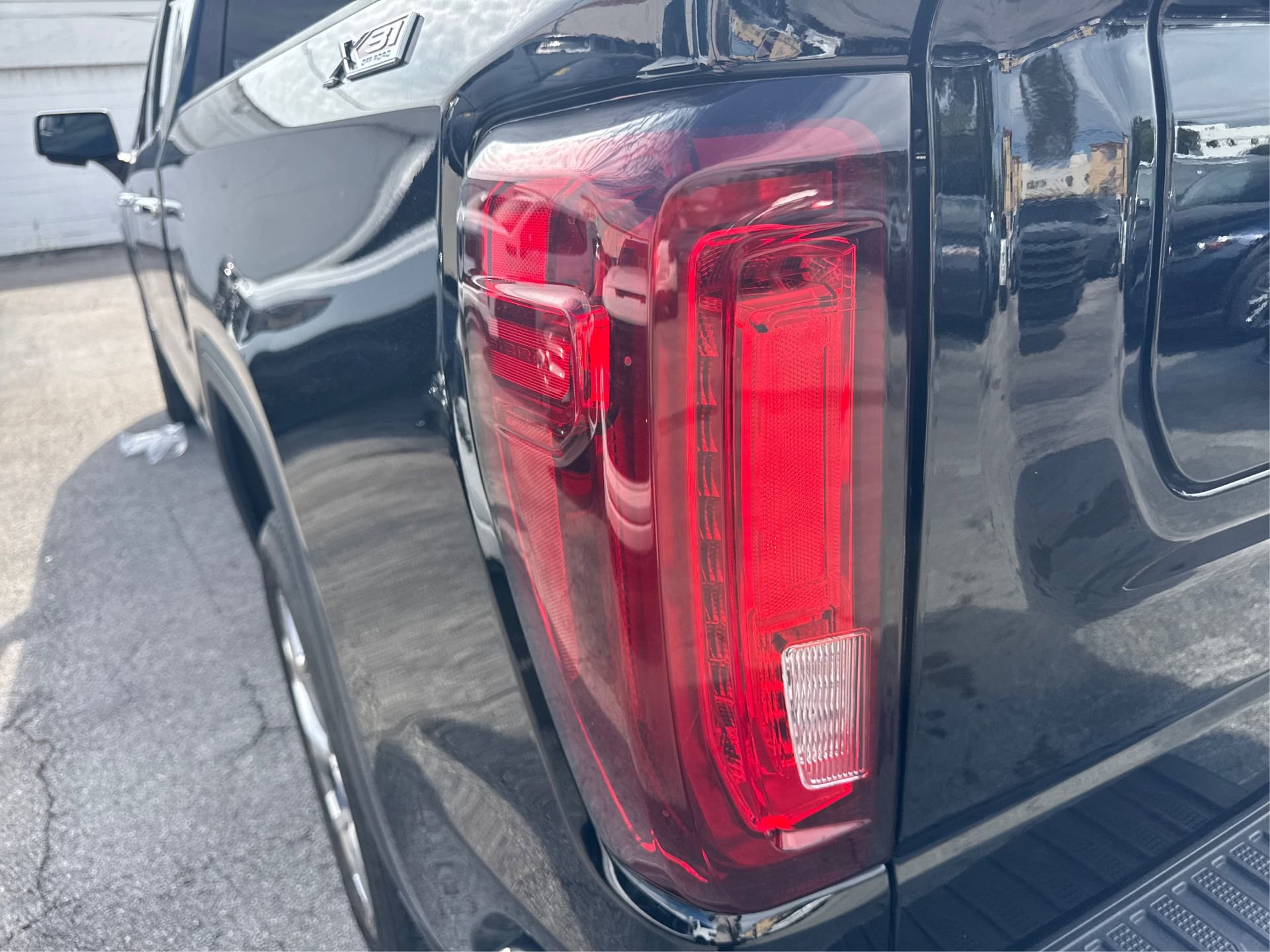 Used 2023 GMC Sierra 1500 SLT w/ SLT Premium Package image 17