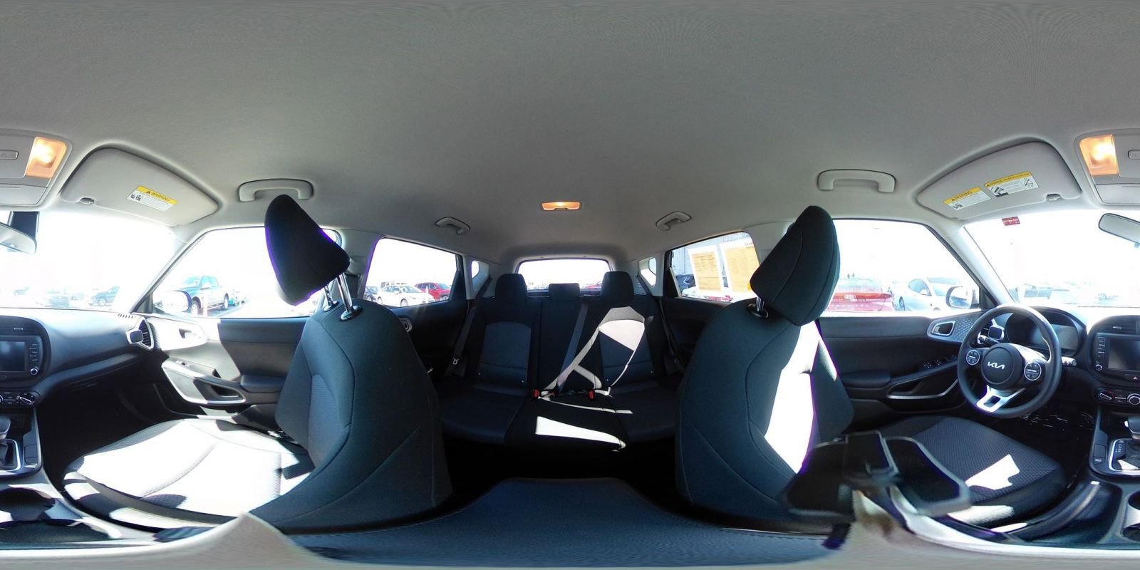 Used 2025 Kia Soul LX w/ LX Technology Package FWD image 40