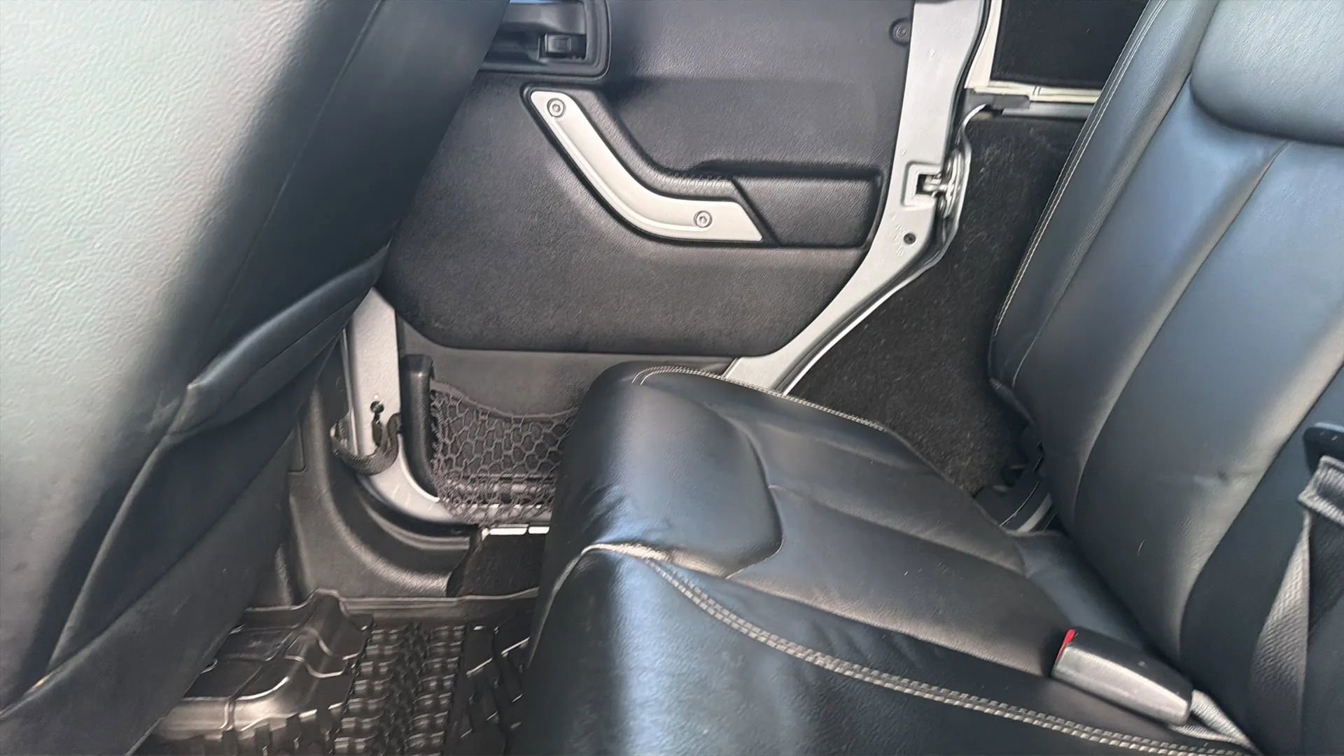 Used 2016 Jeep Wrangler Unlimited Rubicon image 44