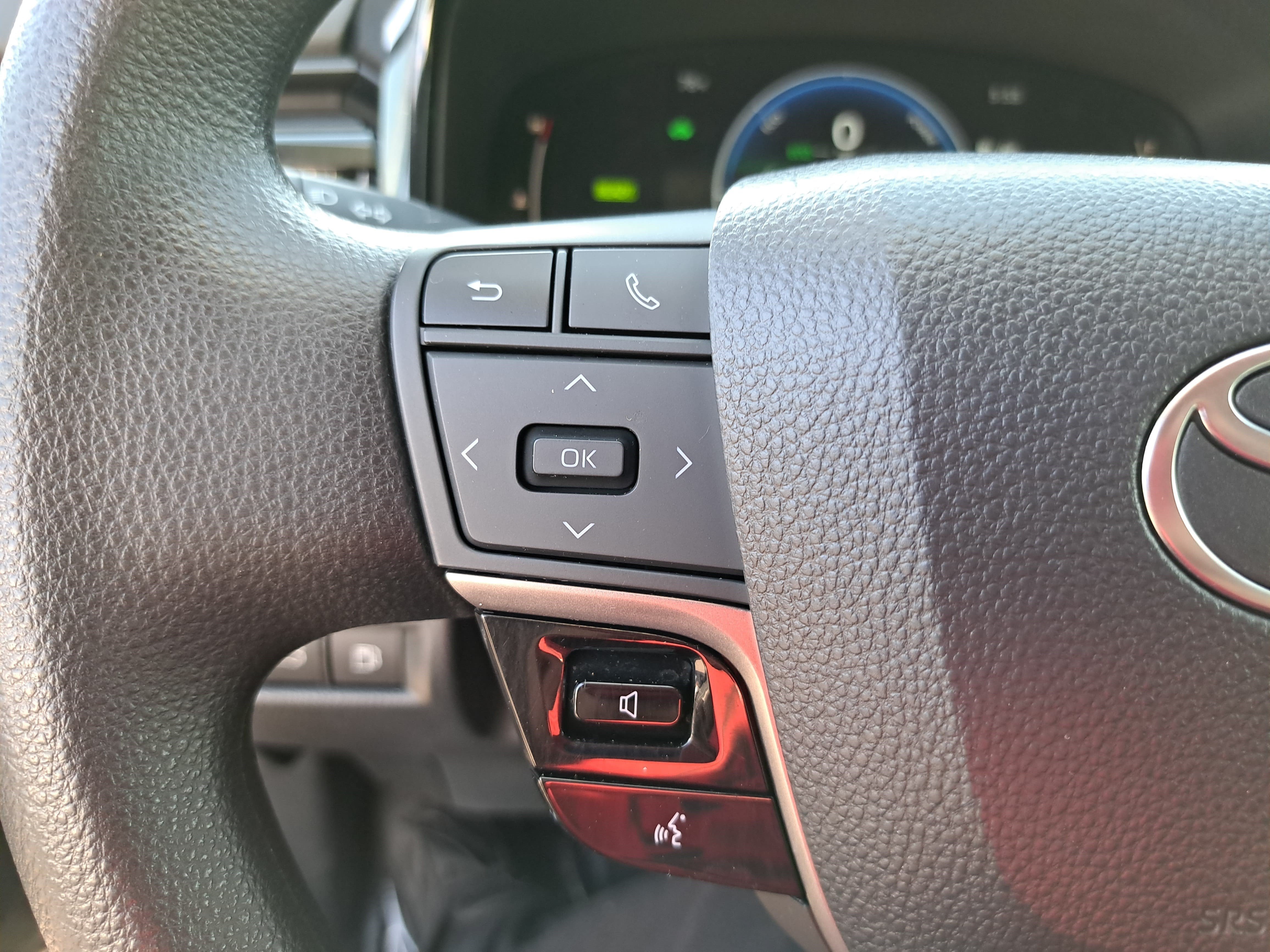Used 2025 Toyota Camry LE FWD image 16