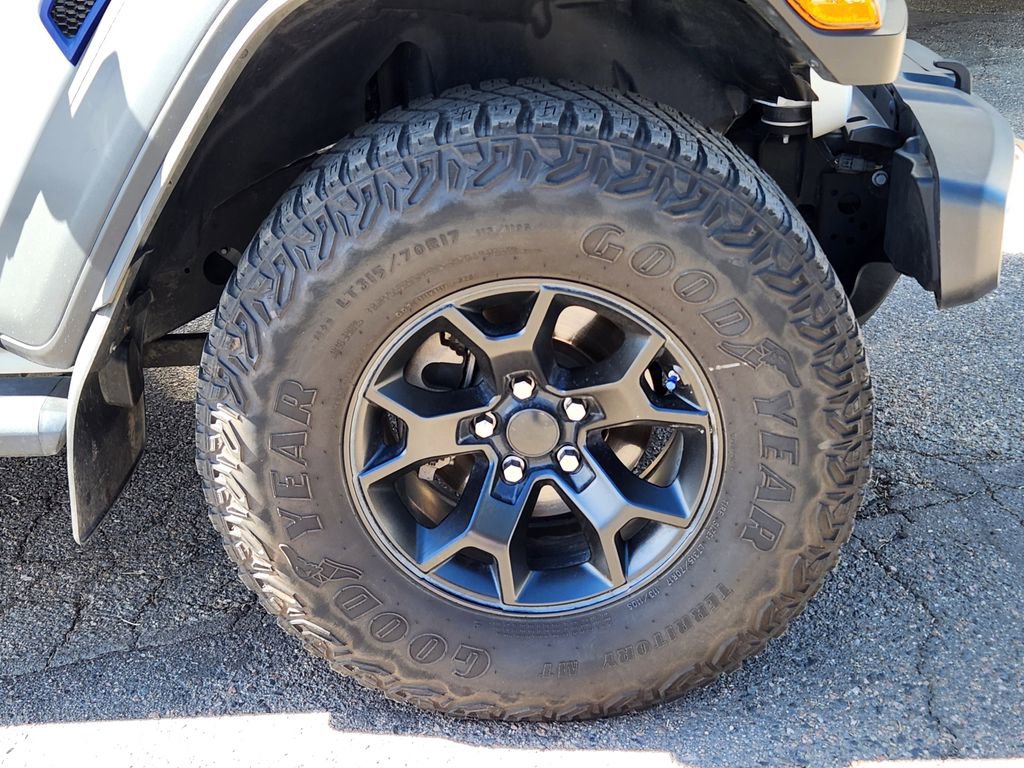 Used 2021 Jeep Gladiator Overland w/ Cold Weather Group image 14