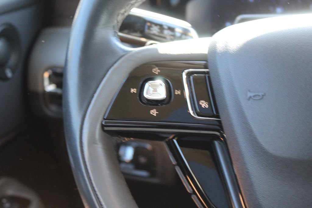 Used 2023 Lincoln Corsair Reserve w/ Equipment Group 202A image 11