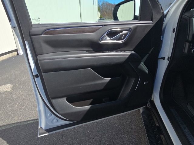 Used 2024 Chevrolet Suburban Z71 w/ Luxury Package image 25