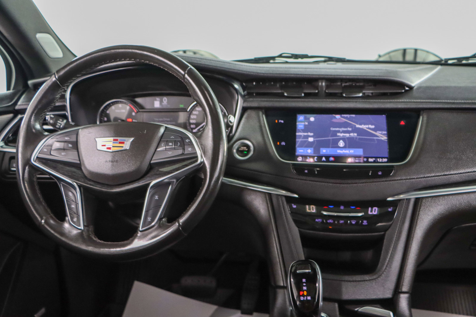 Used 2022 Cadillac XT5 Premium Luxury w/ LPO, Floor Liner Package image 17