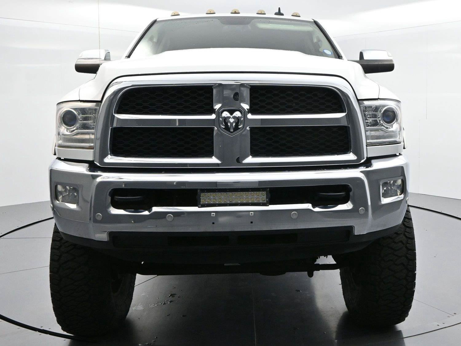 Used 2018 RAM 3500 Laramie Longhorn w/ Longhorn Southfork Package AWD/4WD image 2