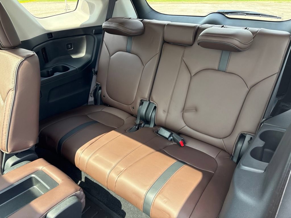Used 2025 Honda Pilot Elite image 16