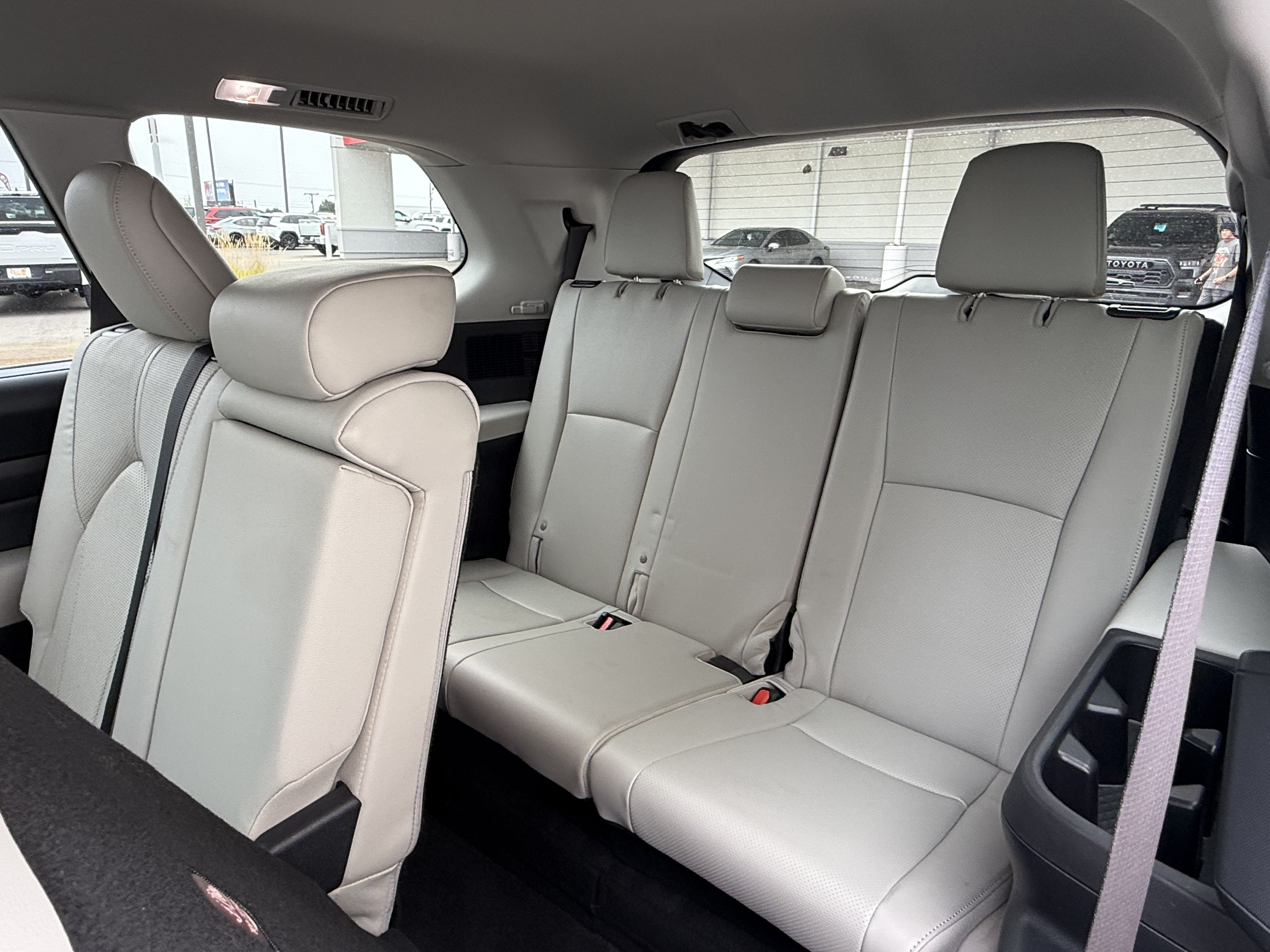 Certified 2024 Toyota Grand Highlander AWD image 7