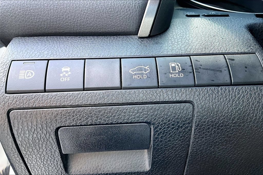 Used 2021 Toyota Camry LE w/ Protection Package (Q2) (TMS) FWD image 32