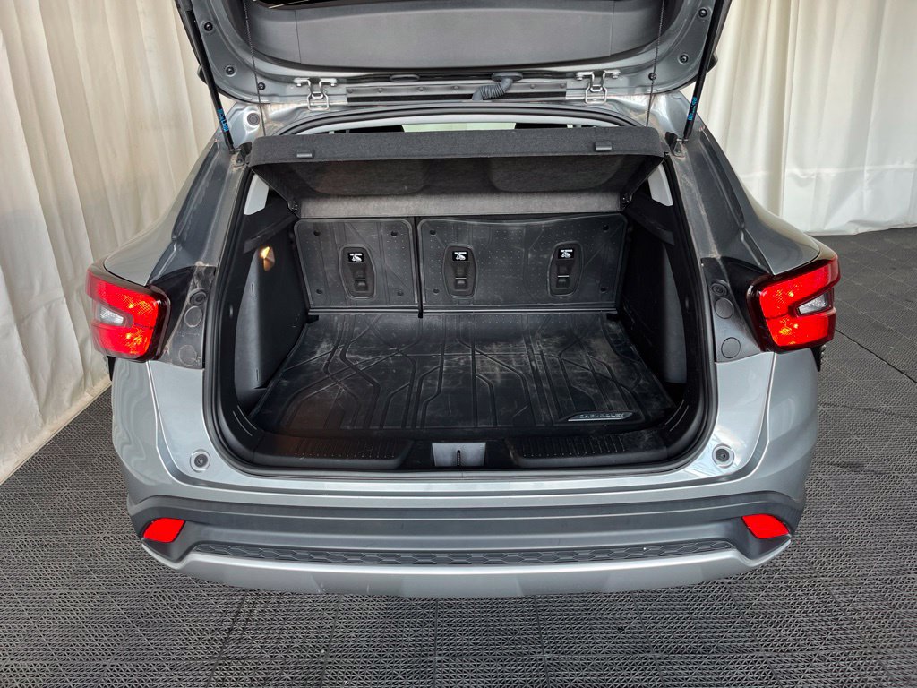 Used 2024 Chevrolet Trax LT FWD image 23