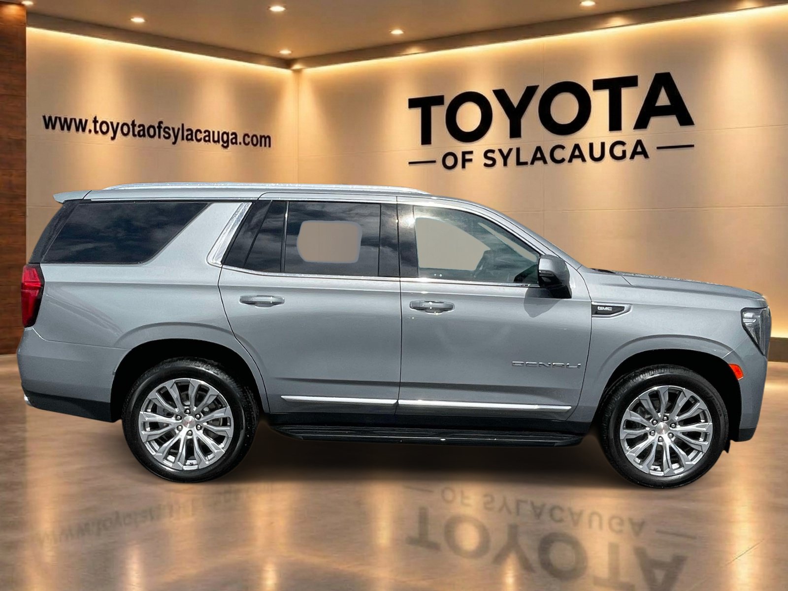 Used 2024 GMC Yukon Denali w/ Max Trailering Package AWD/4WD image 2
