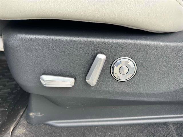 Used 2025 Lincoln Navigator L Reserve image 14