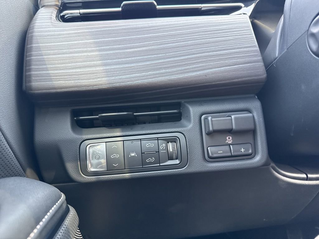 Used 2024 GMC Sierra EV Denali image 25