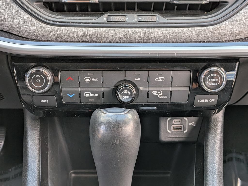 Used 2022 Jeep Compass Latitude AWD/4WD image 28