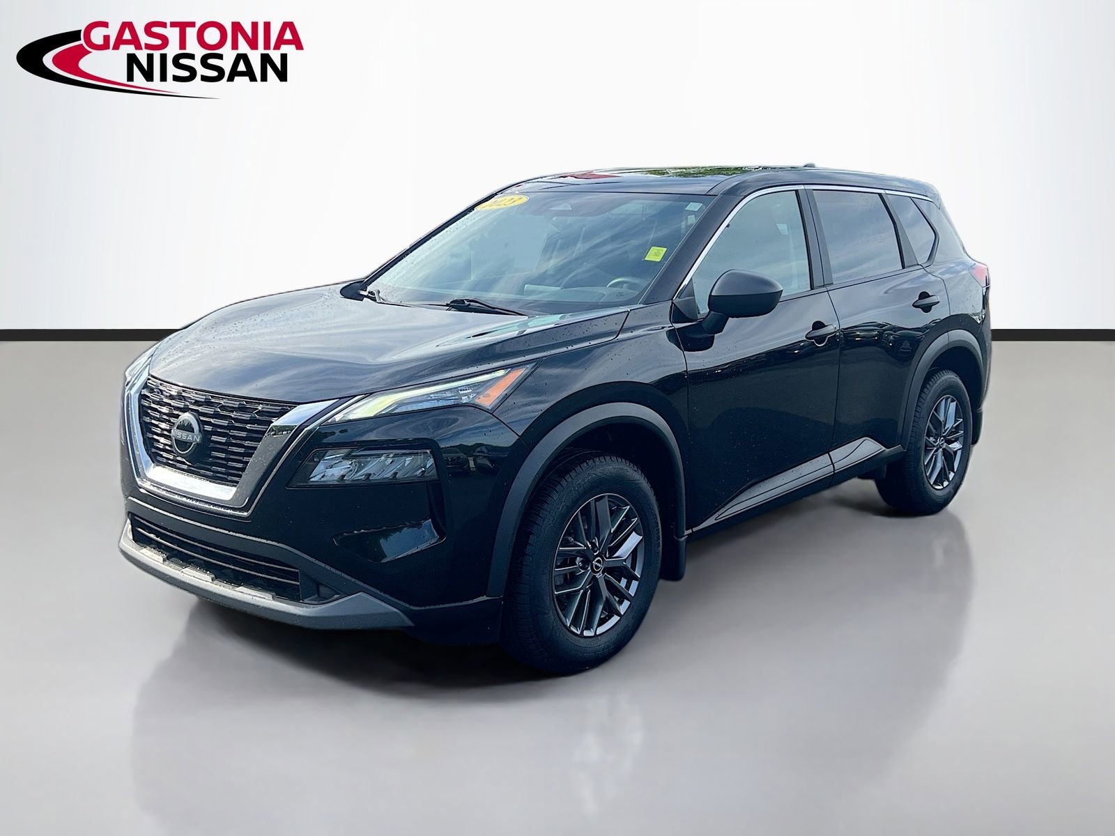 Used 2023 Nissan Rogue S video 3