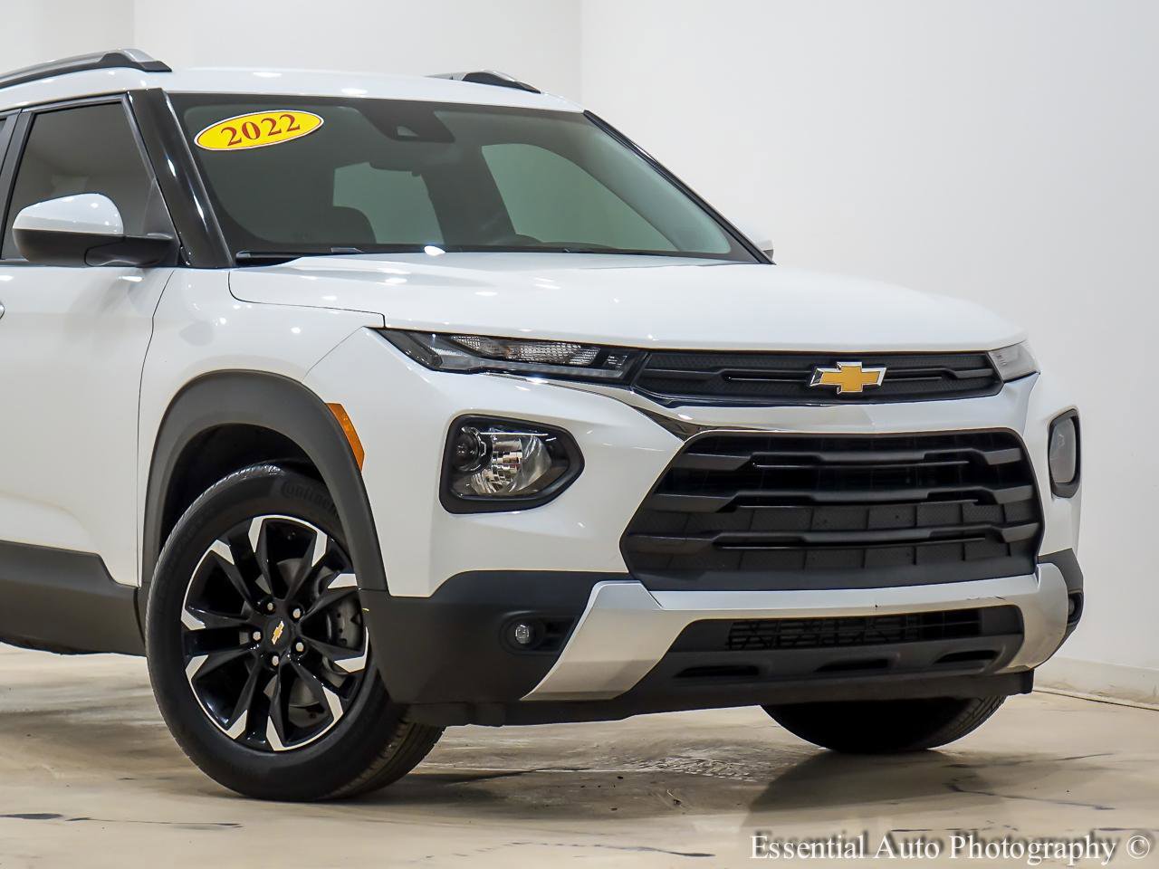 Used 2022 Chevrolet TrailBlazer LT image 2