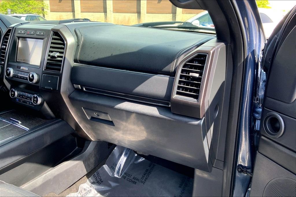 Used 2019 Ford Expedition Limited w/ Equipment Group 302A AWD/4WD image 15