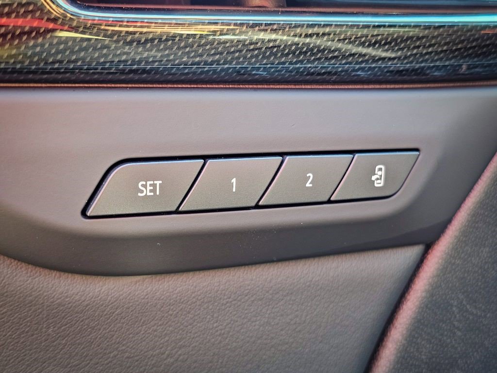 Certified 2023 Buick Envision Essence w/ Sport Touring Package image 5